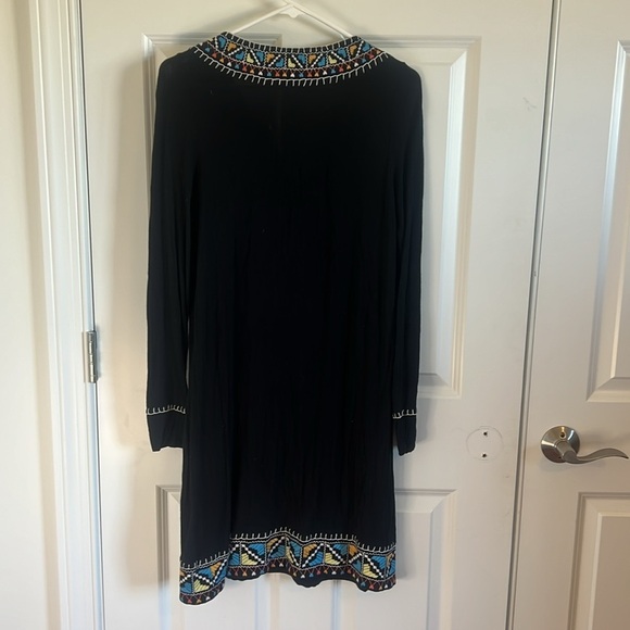 Theme Size Small Black Long Sleeve Dress with Embroidered Detail - Picture 7 of 10